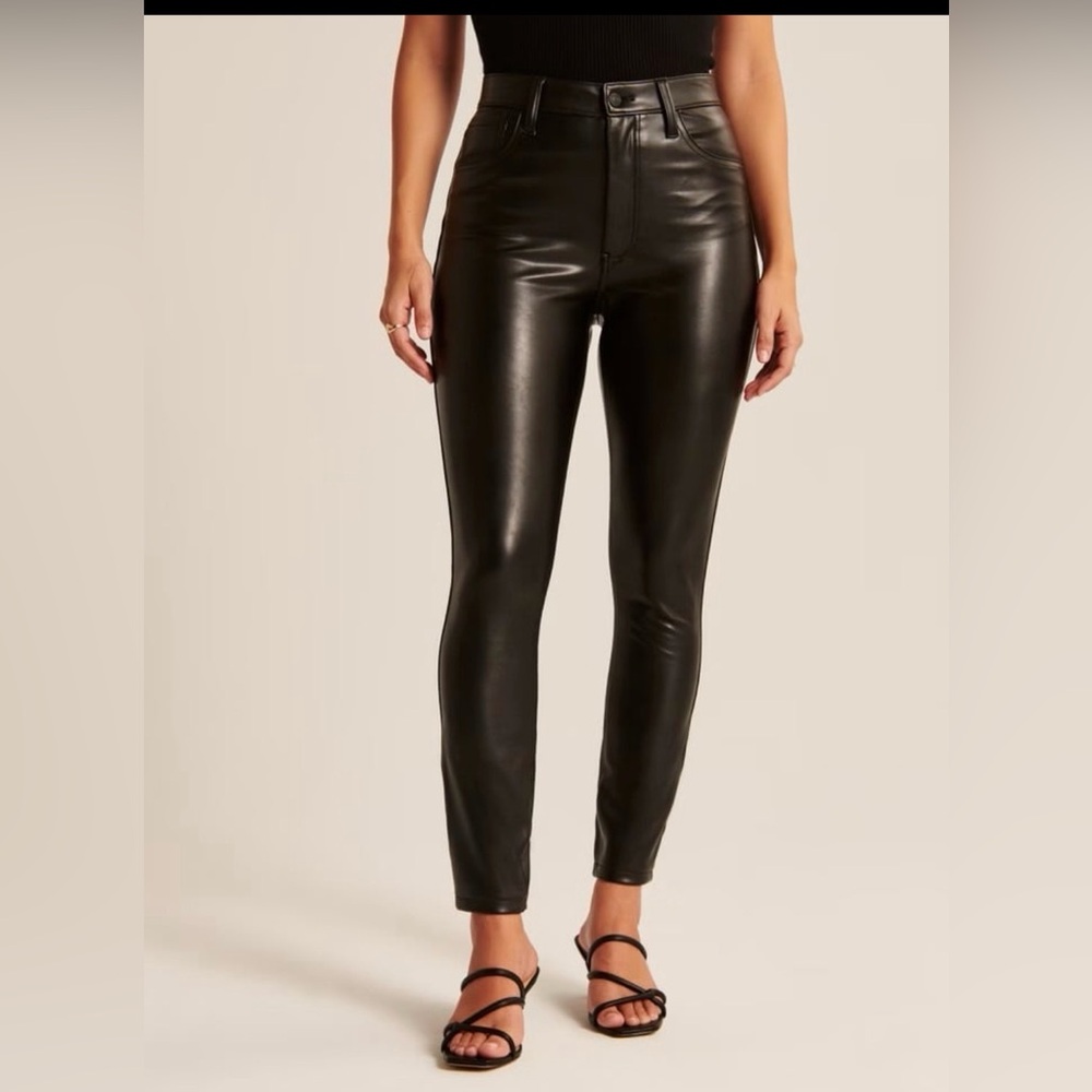 Abercrombie & Fitch Vegan Leather High Rise Skinny Pants Black 27 Short NWT